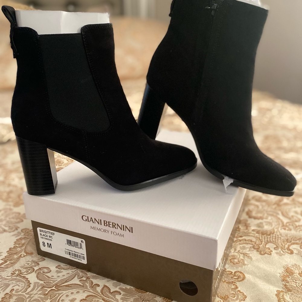 Giani Bernini memory foam Black Swede boots size 8